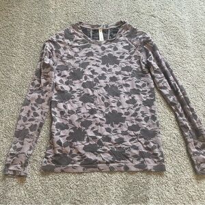 Athleta lavender and Gray Floral Momentum  Top